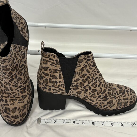 XAppeal Leopard Print Heeled Chelsea Booties - Picture 2 of 7